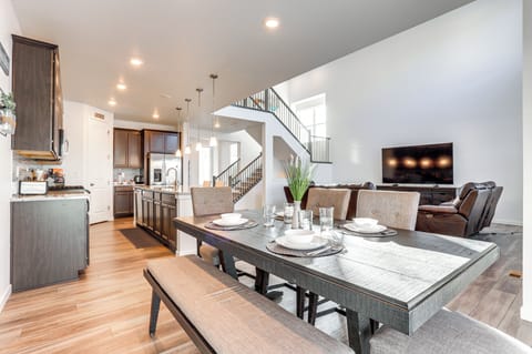 House (5 Bedrooms) | Interior