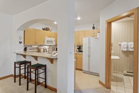 Condo, 2 Bedrooms | Private kitchen | Fridge, oven, coffee/tea maker, toaster