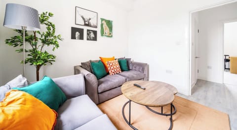 OPEN PLAN LIVING SPACE