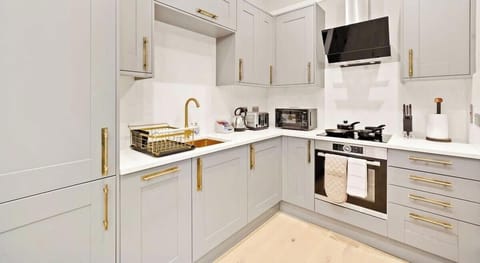 COOKING WARES AND UTENSILS READY FOR YOUR COOKING NEEDS