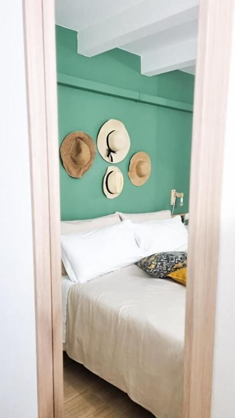 Comfort Room, 1 Queen Bed | Down comforters, desk, soundproofing, free WiFi