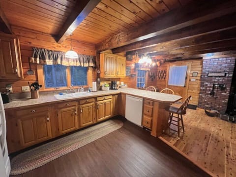 Full Kitchen w/Dishwasher