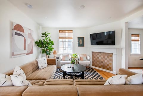 Welcome to your downtown Charleston rental! Explore all things downtown by foot!