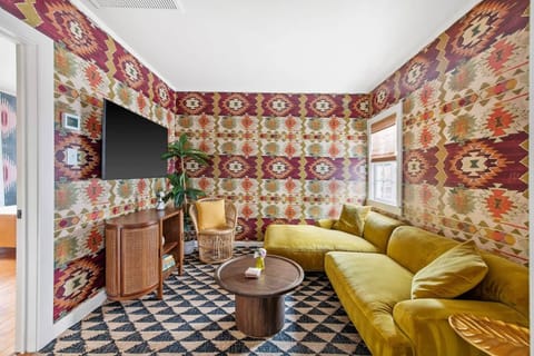Welcome to your downtown Charleston rental! Explore all things downtown by foot!