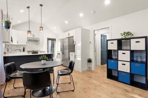 Dbbb1e58 14bc 4827 8971 8ac88e20843d