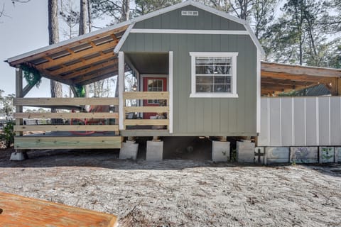 Calabash Vacation Rental | Studio | 1BA | 440 Sq Ft | Stairs to Enter