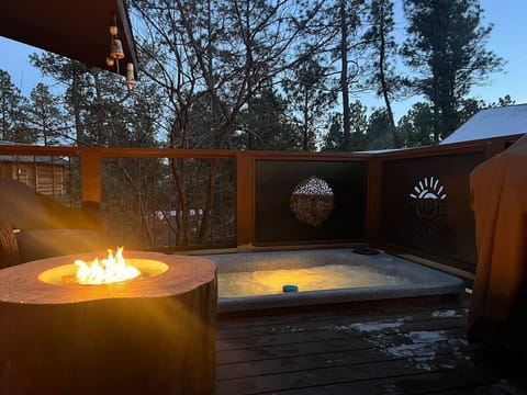 Private Hot tub with Fire table 
