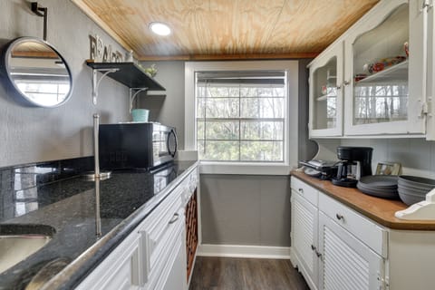 Apartment (0 Bedroom) | Interior