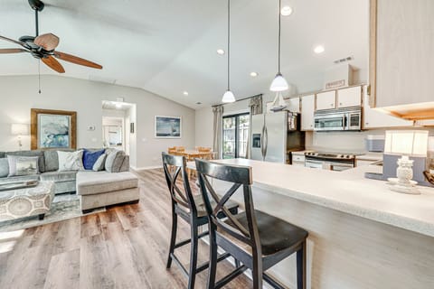 House (2 Bedrooms) | Interior