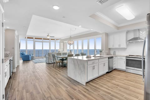 PhoenixGulfTowers1401_007