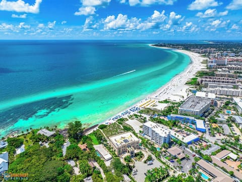 Siesta Key and Crescent Beach just a short drive away with beach rentals and family activities