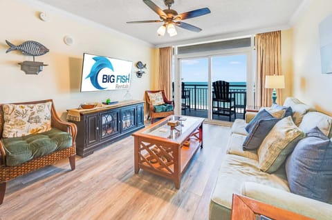 Amazing Living Room, Beautifully Decorated, Stunning Views🌊☀️
