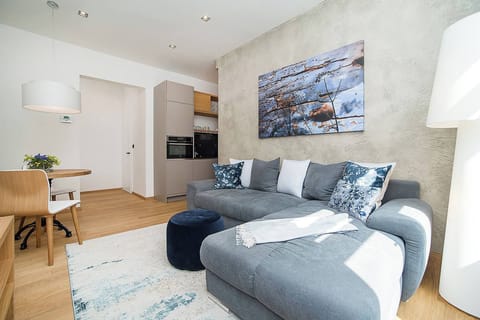 Apartment, 1 Bedroom, Garden View | Living area