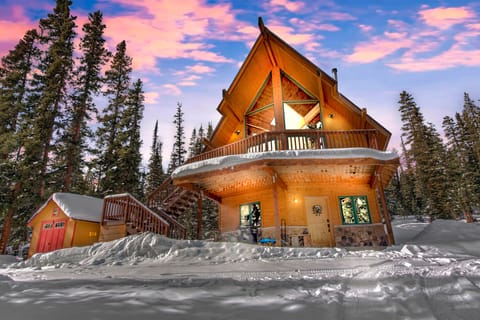 Exterior of Krowne Cabin - Winter