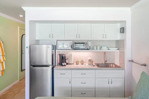 New Cabinets & Counter Tops