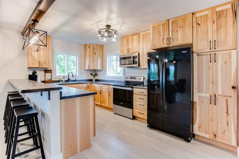 Welcome to the kitchen - the heart of the home. It's stocked with all the baking & cooking essentials you'll need for family dinners, movie nights or early morning coffee.