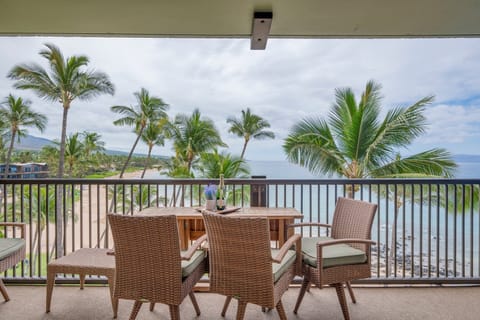 Outdoor dining for four