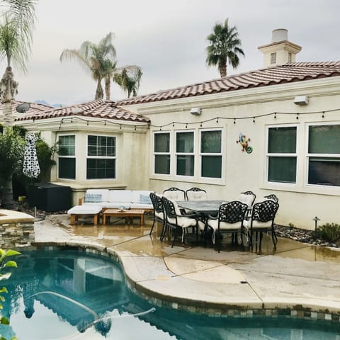 Dining, relaxing area in backyard