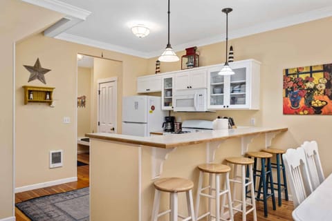 "We stayed at Starry Night for 4 days and loved it! The staff was very friendly and helpful." - Karen & Alan