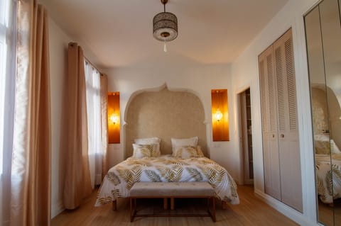 La Sultana | Premium bedding, Select Comfort beds, desk, laptop workspace