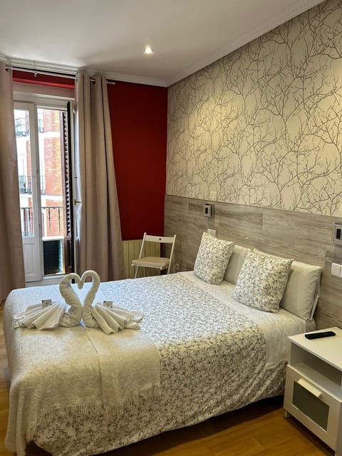 Double Room, Private Bathroom | Free WiFi, bed sheets