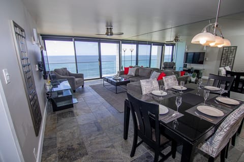 Panoramic Condo, 2 Bedrooms, Non Smoking, Ocean View | Dining room