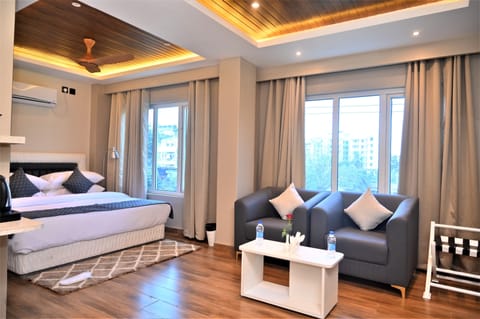 Desk, laptop workspace, free WiFi, bed sheets