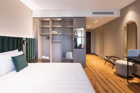 Minibar, in-room safe, blackout drapes, soundproofing