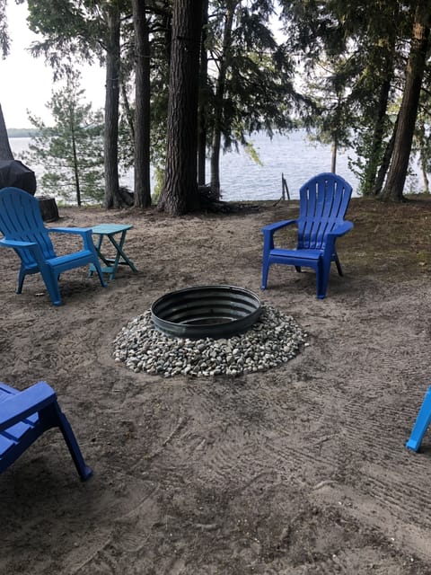 Large sandy fire-pit space for s’mores 😋
