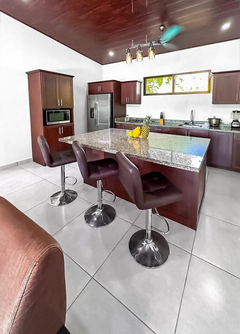 House, 3 Bedrooms, Private Pool | Private kitchen | Full-size fridge, microwave, oven, stovetop