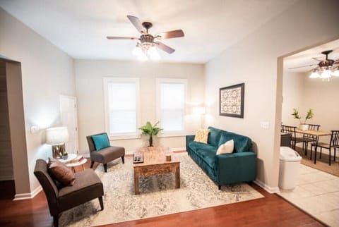 Tranquil living room to unwind and relax 