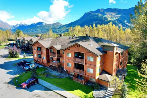 Snow Raven Condos (1)