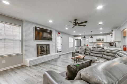 Pensacola Vacation Rental | 3BR | 2.5BA | 1,917 Sq Ft | 2 Steps Required