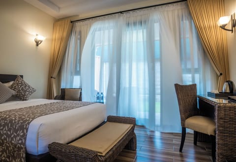 Executive Double or Twin Room, 1 Double Bed | Desk, laptop workspace, free WiFi, wheelchair access