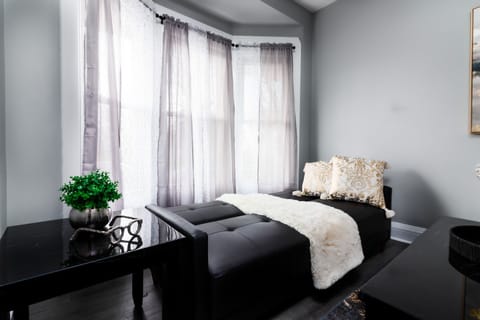 Deluxe Apartment | Living area