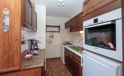 Fully-equipped kitchen