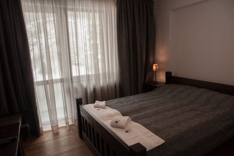 Minibar, individually furnished, desk, laptop workspace