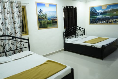 Classic Shared Dormitory | Free WiFi