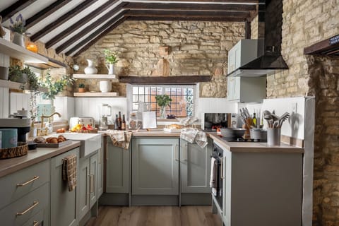 38 - Jasmine Cottage - GL54 2DW - Web