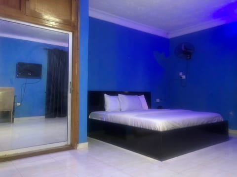 Classic Room | 1 bedroom, desk, laptop workspace