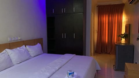Executive Apartment | 4 bedrooms, free WiFi