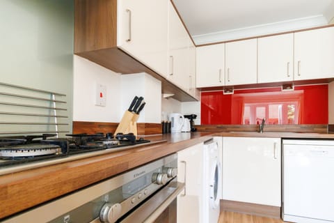 Apartment, Smoking | 4 bedrooms