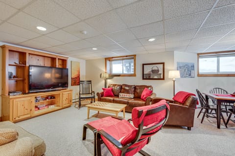 Jay Vacation Rental | 2BR | 2BA | 1,100 Sq Ft | Stairs Required