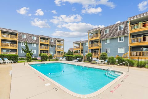 Group,amenity-duck blind villas pool-img_5426,Customer Provided