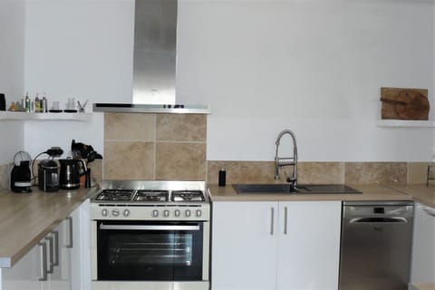 Full kitchen equipement