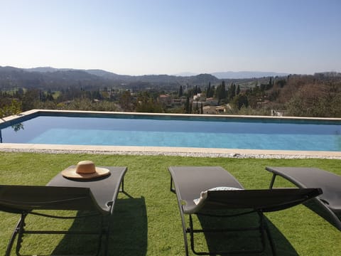 Amazing view on Opio's Golf and sea view 