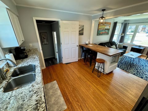 Fully Equipped Kitchen (1)