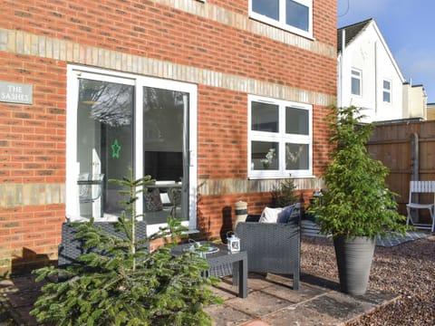 Outdoor area | Apartment 1 - Sashes Apartments, Poole