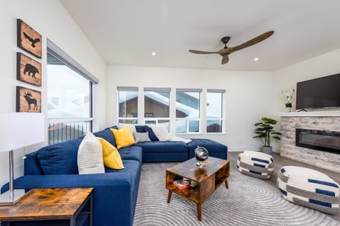 Living Area - With Fireplace