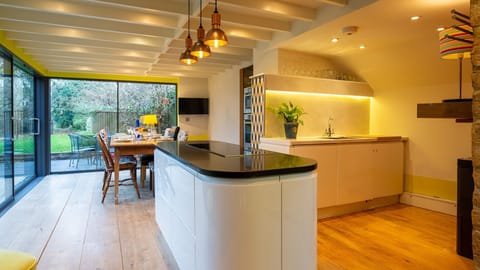 Kitchen/Diner, Betty's Cottage, Bolthole Retreats